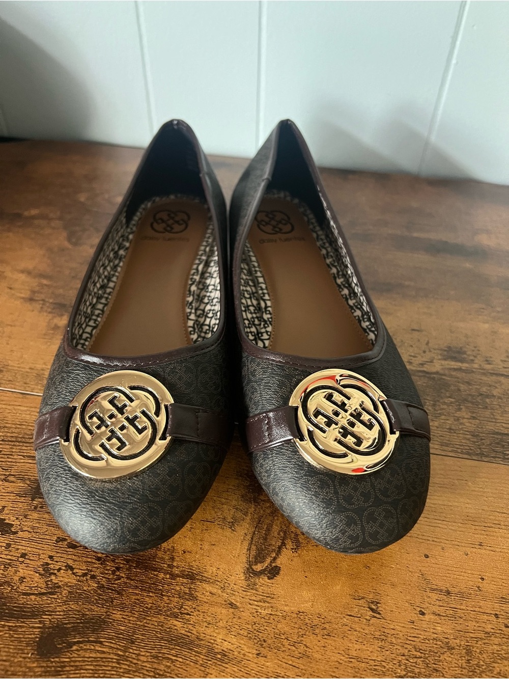 daisy fuentes Women’s Flats Size 11, EUC